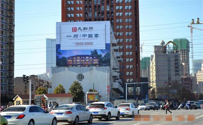 郑州经三路与东风路交叉口楼体大牌广告发布